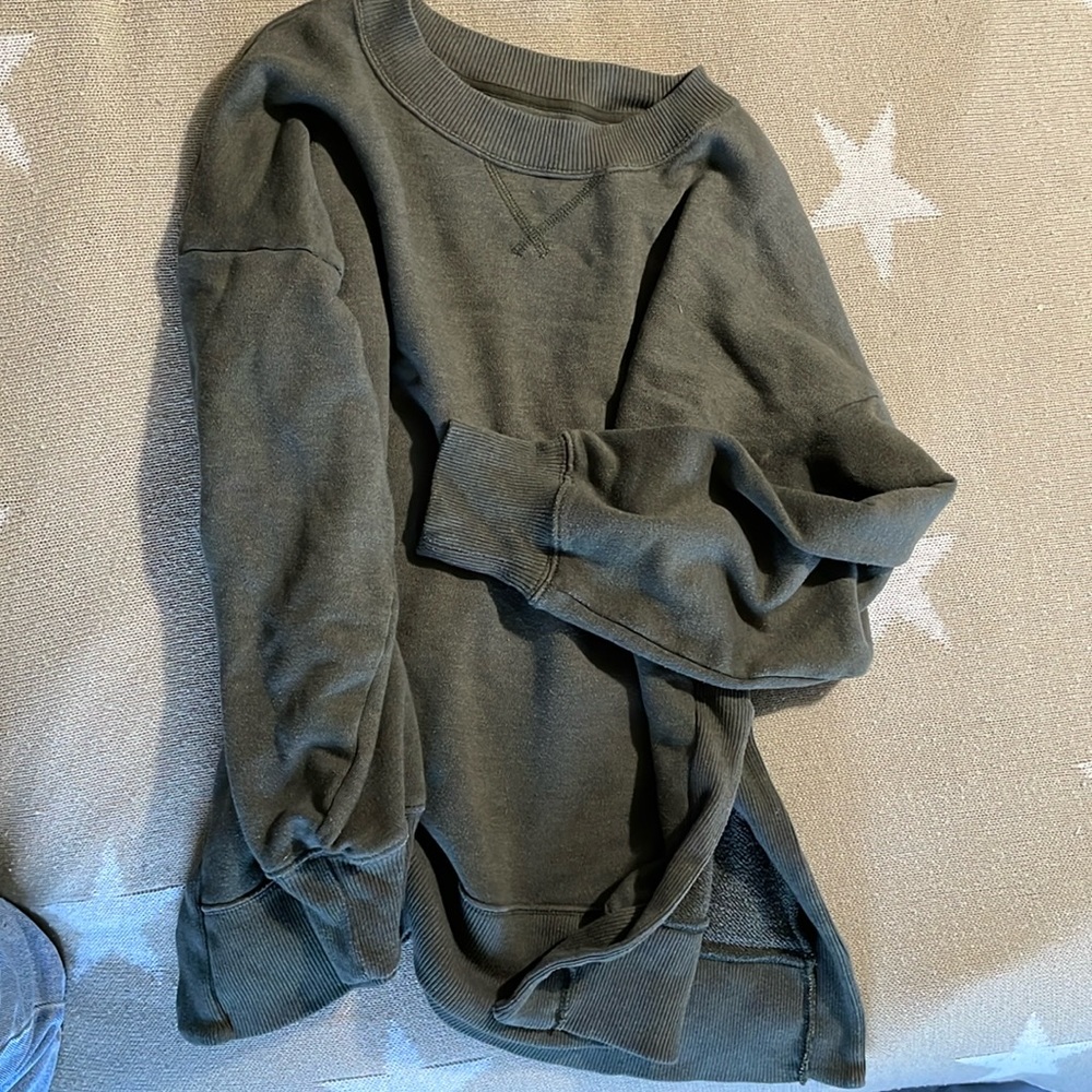 Green Aerie pullover with side slits
